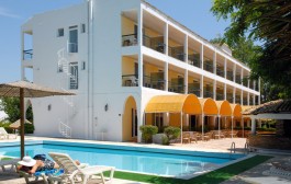 Primavera Hotel 2* – €189/Person